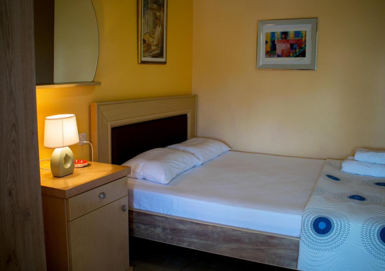 Studios And Apartments Meri 네오 클리마 외부 사진