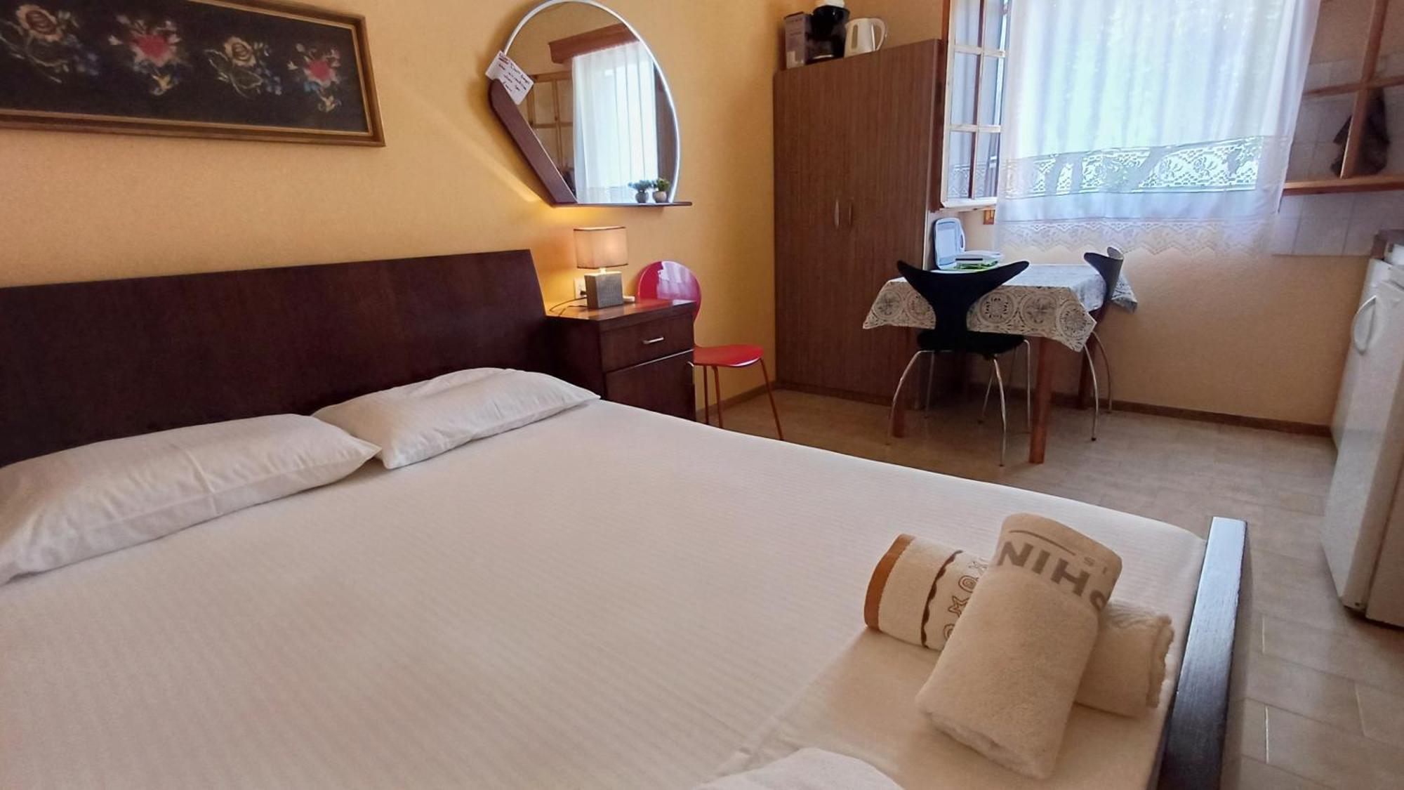 Studios And Apartments Meri 네오 클리마 외부 사진